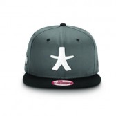 NewEra_950_Gray_Black_Lifestyle_F